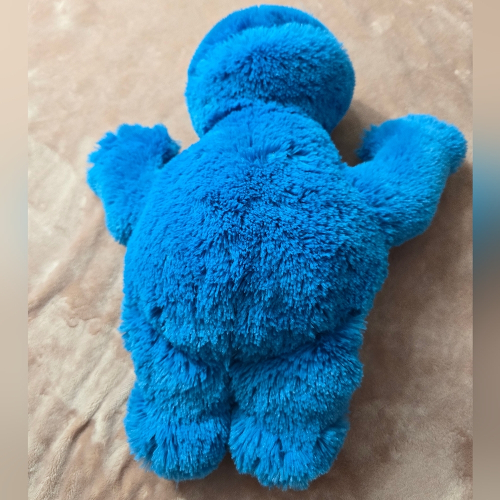 Kaws + Uniqlo Sesame Street Cookie MONSTER - Picture 3 of 5